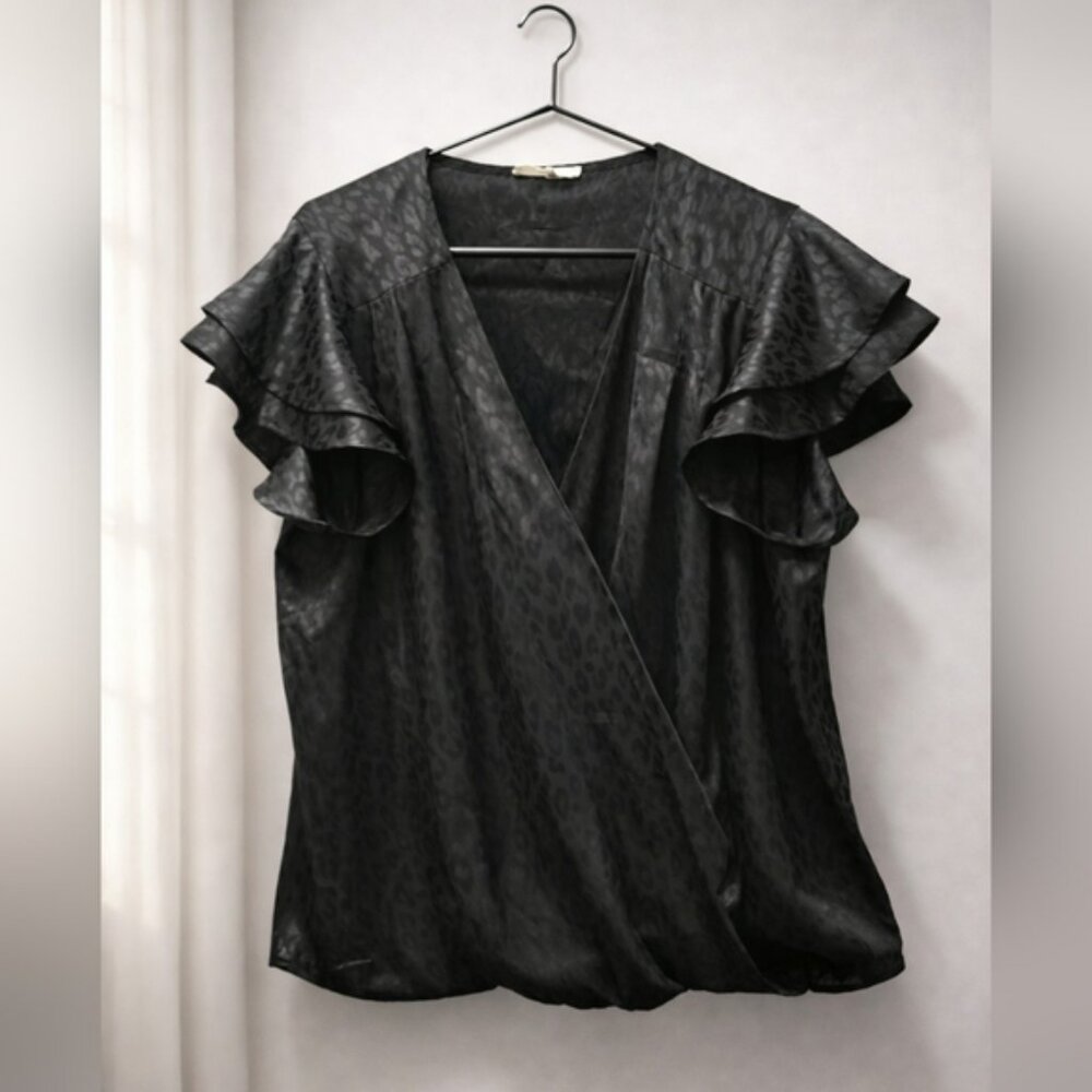 Entro Size Large Black Leopard Print Ruffle Blouse